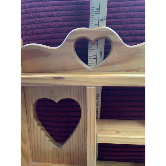 Adorable Small Pegged Wood Shelf Heart Cutouts 3 Tier Vintage - Picture 6 of 8